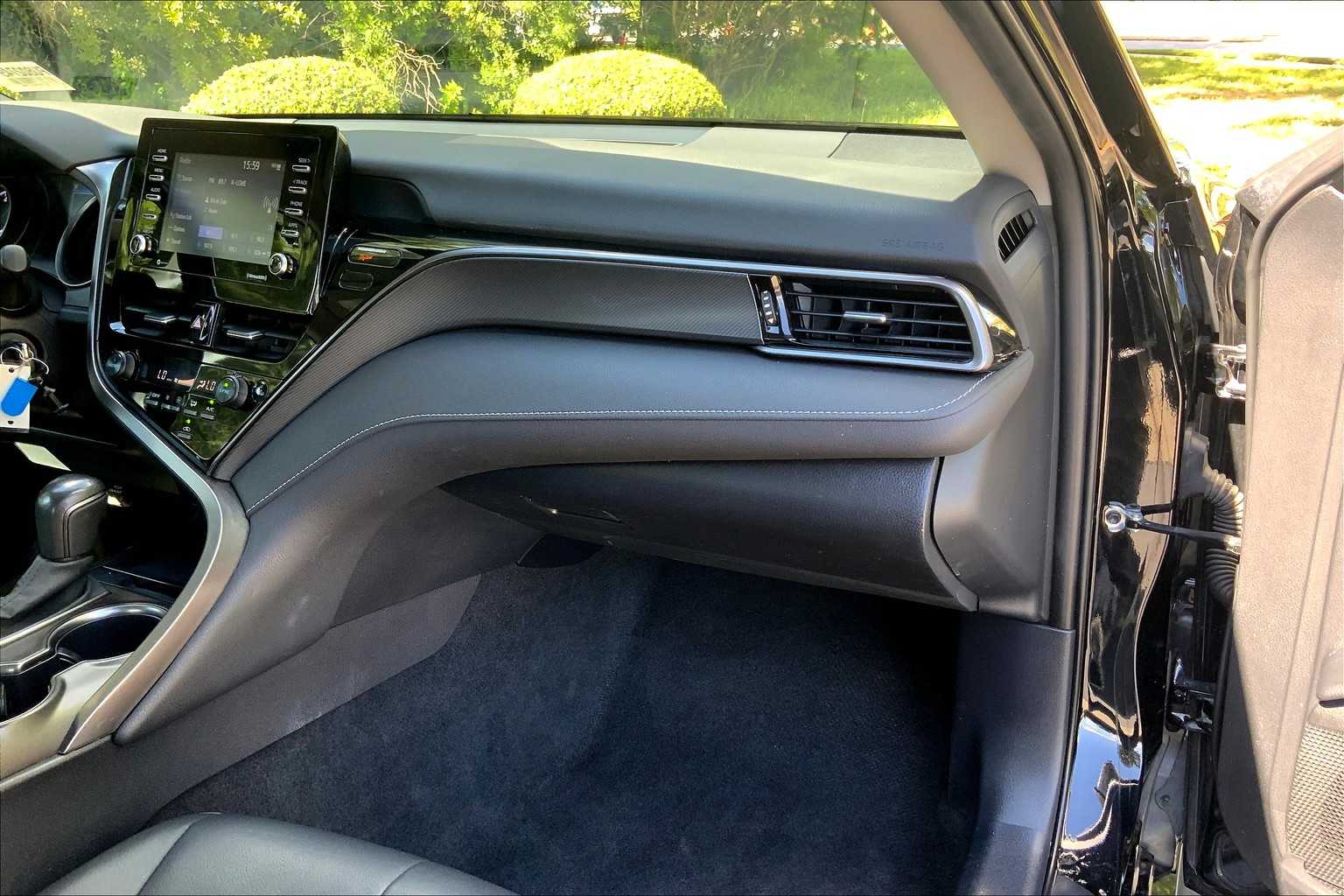 2023 Toyota Camry SE photo 16