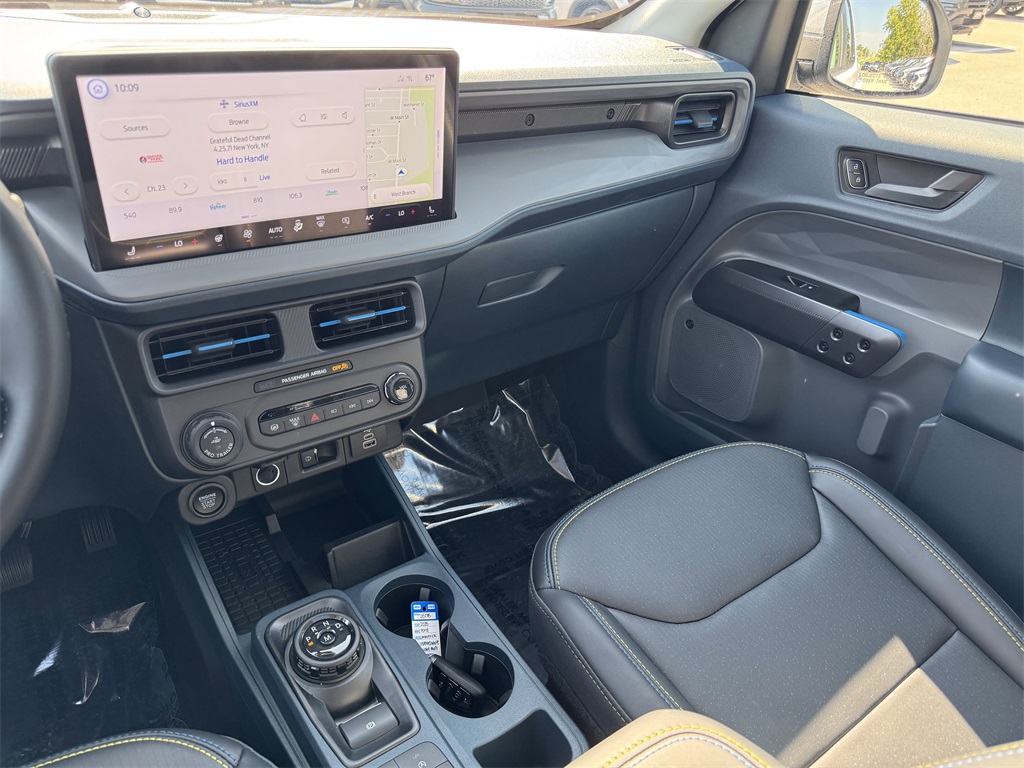 2025 Ford Maverick photo 26