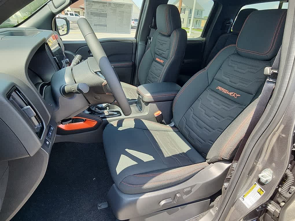 2025 Nissan Frontier Crew Cab PRO-4X photo 10