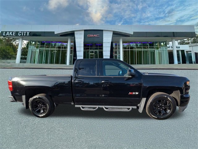 2018 Chevrolet Silverado 1500 LT photo 3