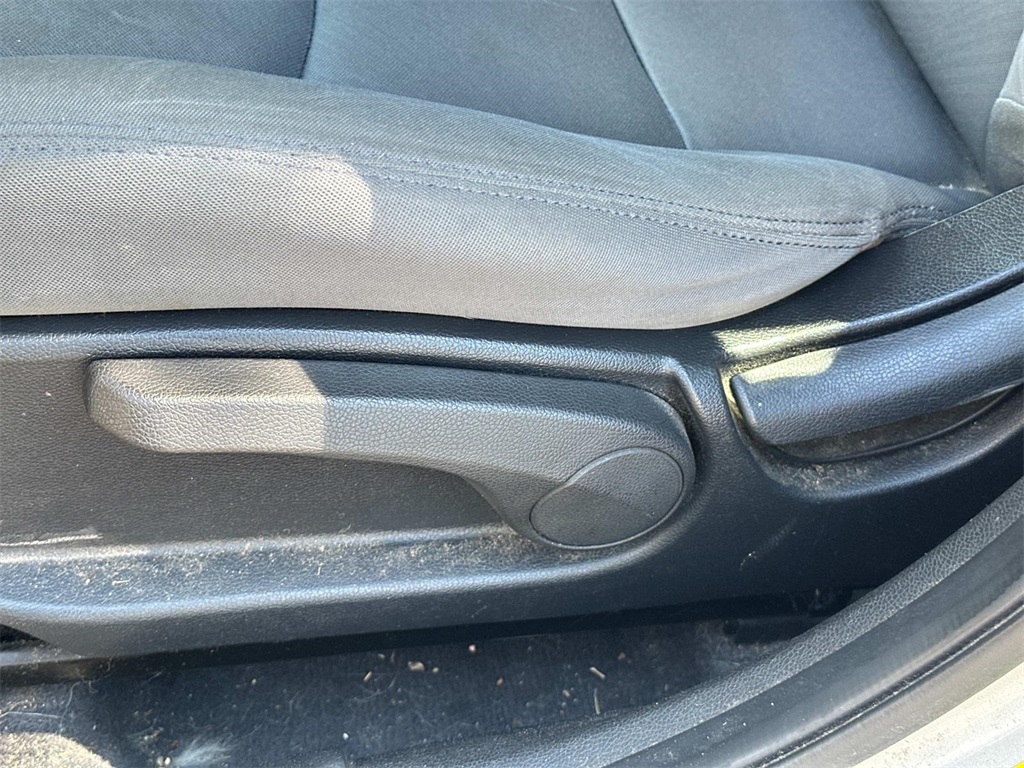 2011 Hyundai Elantra GLS photo 9