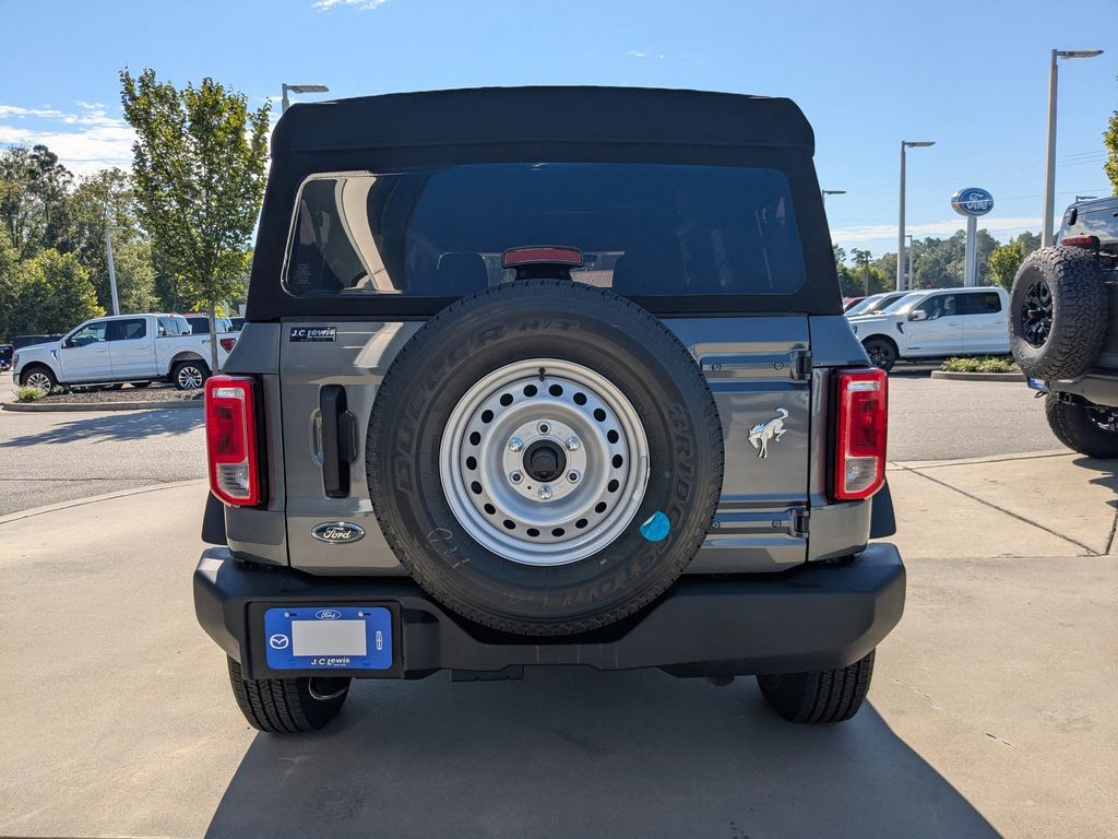 2025 Ford Bronco Base photo 3