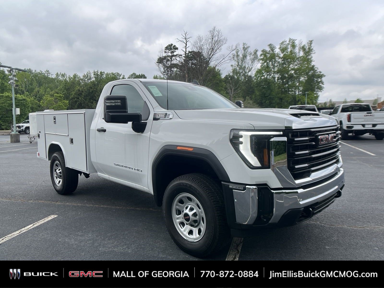2024 GMC Sierra 3500HD Pro's photo