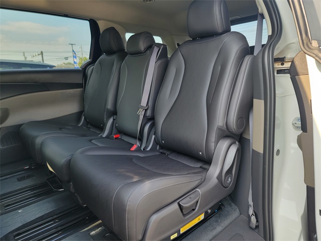 2026 Kia Carnival LXS photo 12