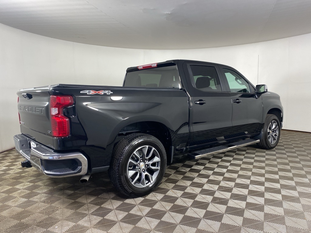 2025 Chevrolet Silverado 1500 LT photo 3