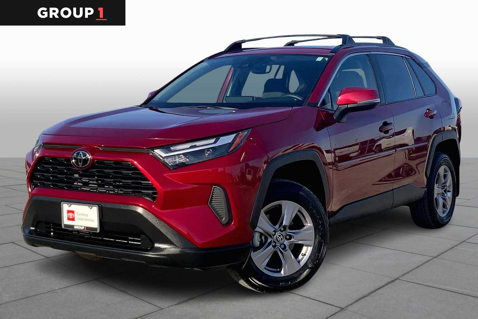 2025 Toyota RAV4 XLE's photo