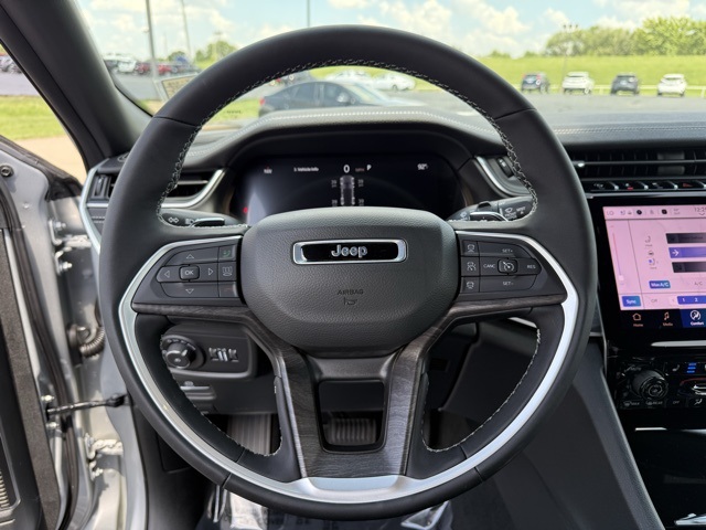 2025 Jeep Grand Cherokee Limited photo 22