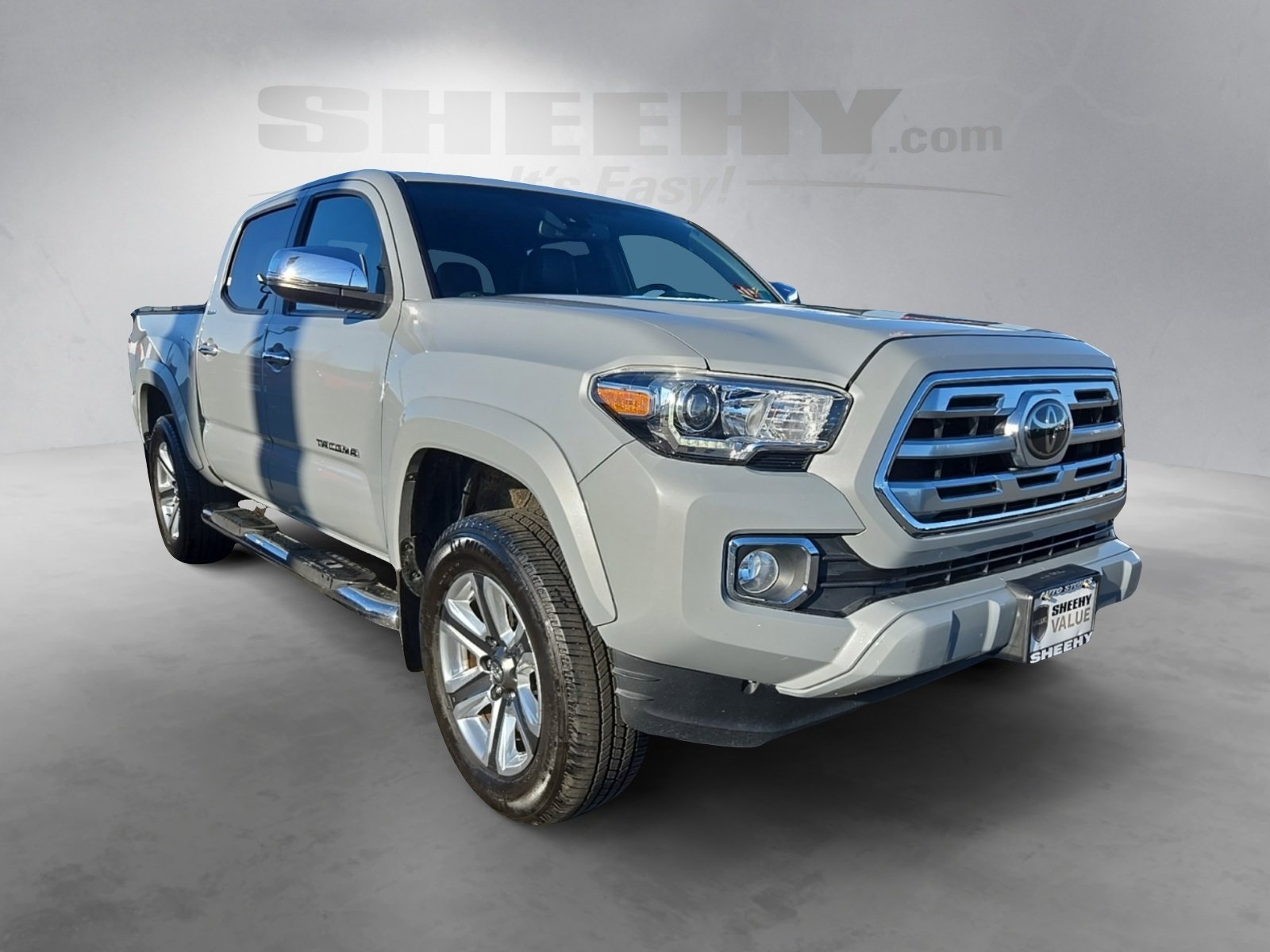 2019 Toyota Tacoma V6 4x4 photo 2