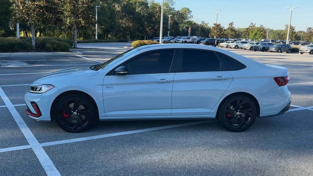 2025 Volkswagen Jetta GLI 2.0T Autobahn photo 4