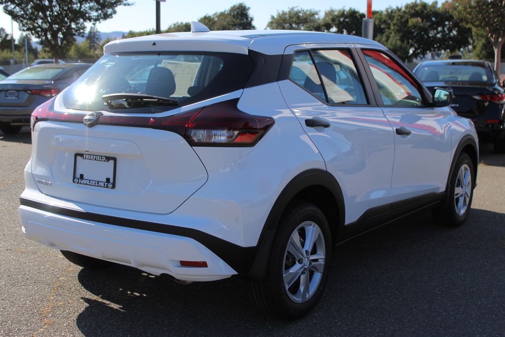 2025 Nissan Kicks Play S photo 5