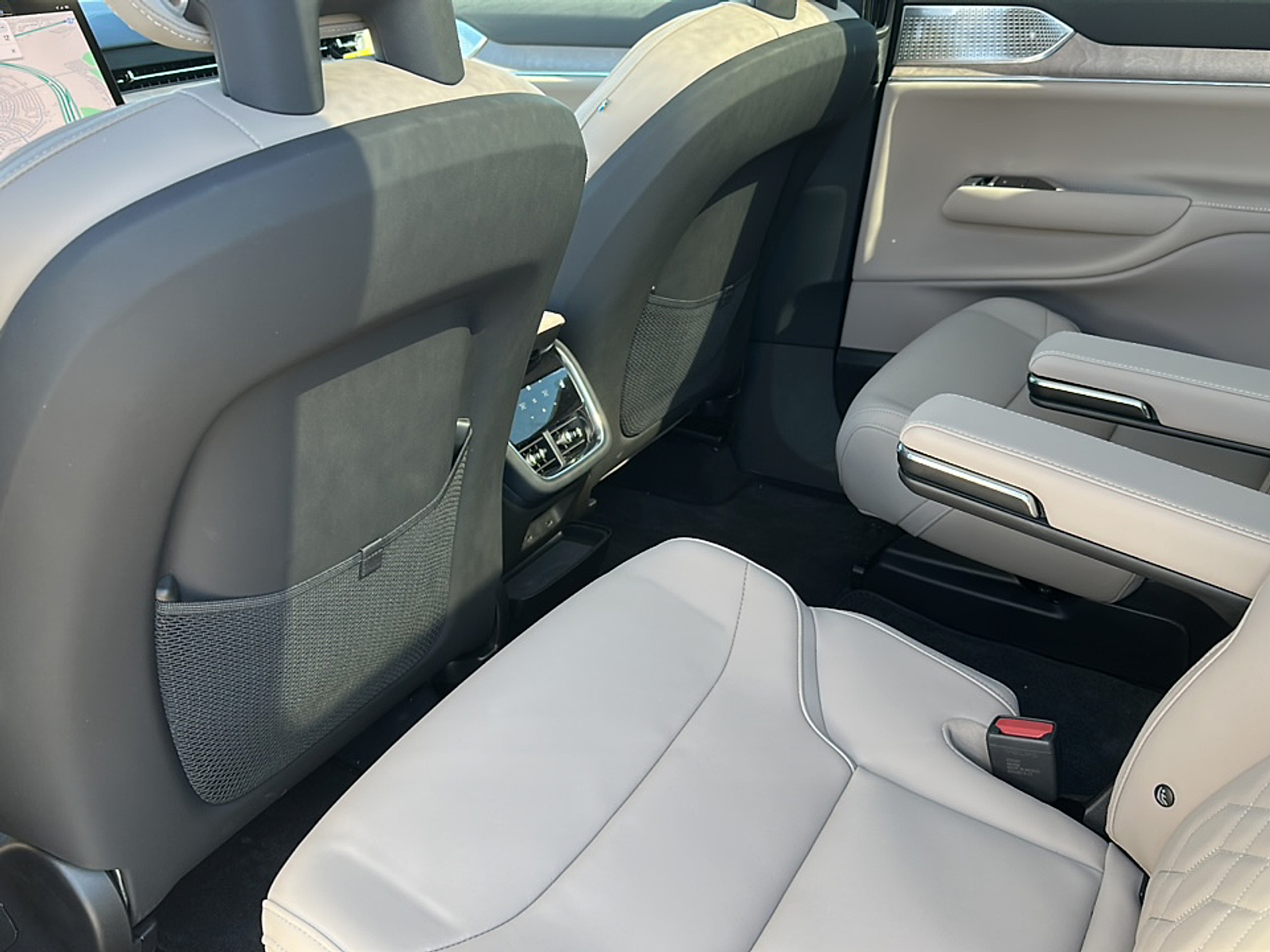 New 2025 Mulberry Red Volvo Twin Motor Performance Ultra 6-Seater image 14