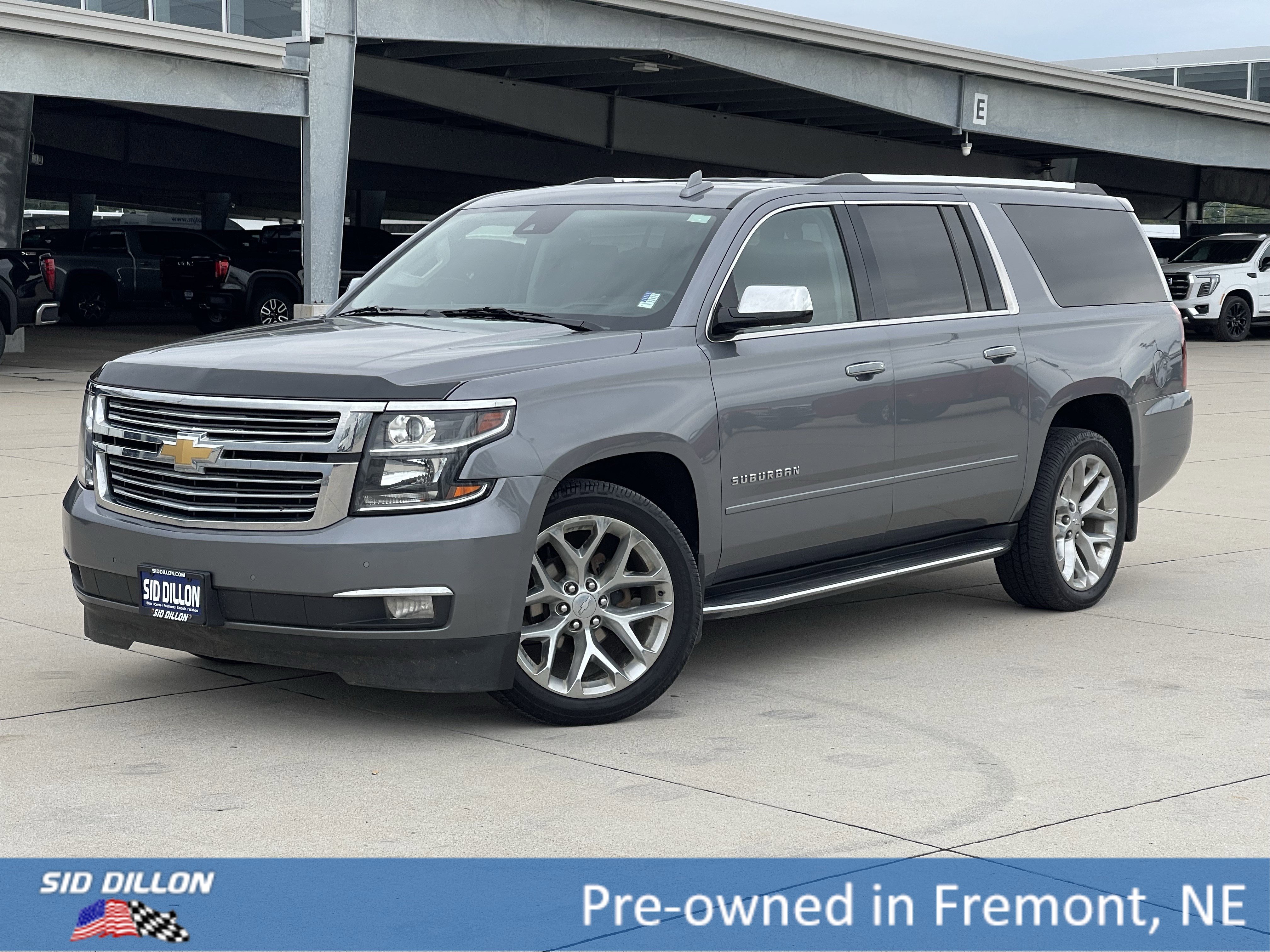 2020 Chevrolet Suburban Premier's photo