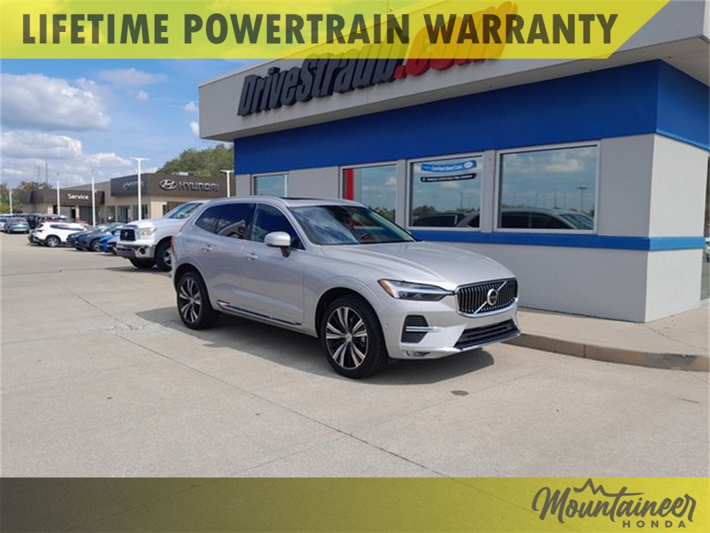 2023 Volvo XC60 B5 Plus photo 2