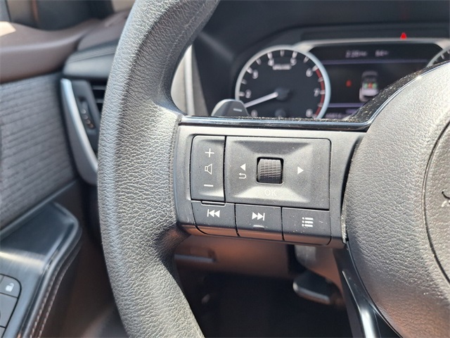 2023 Nissan Rogue SV photo 18