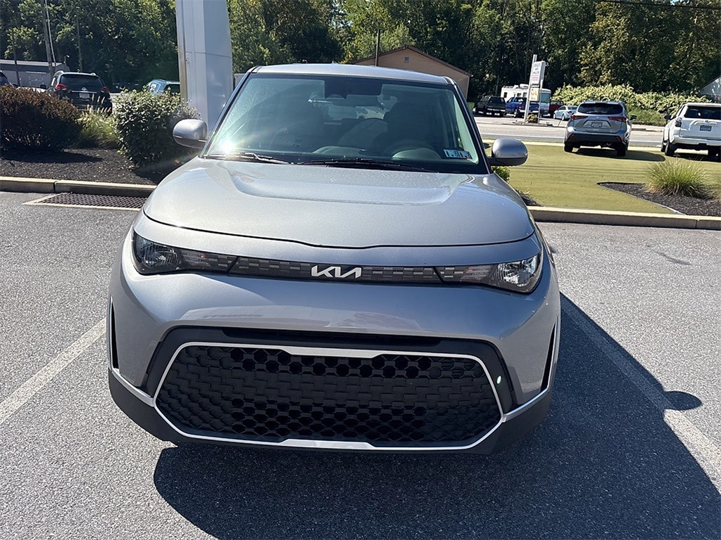 2023 Kia Soul LX photo 2