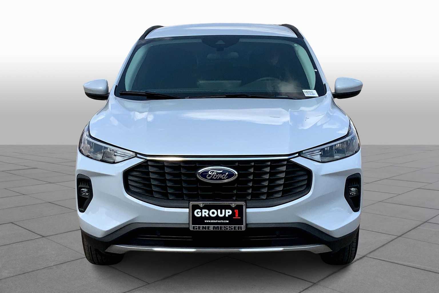 2025 Ford Escape Plug-In Hybrid photo 3