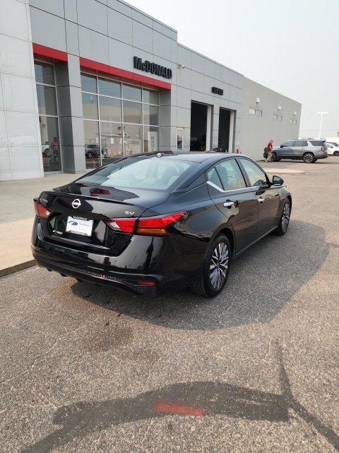 2023 Nissan Altima 2.5 SV photo 5