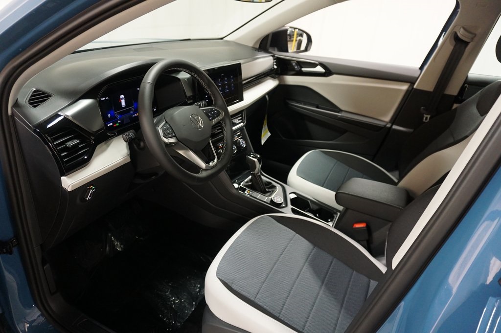 2025 Volkswagen Taos S photo 9