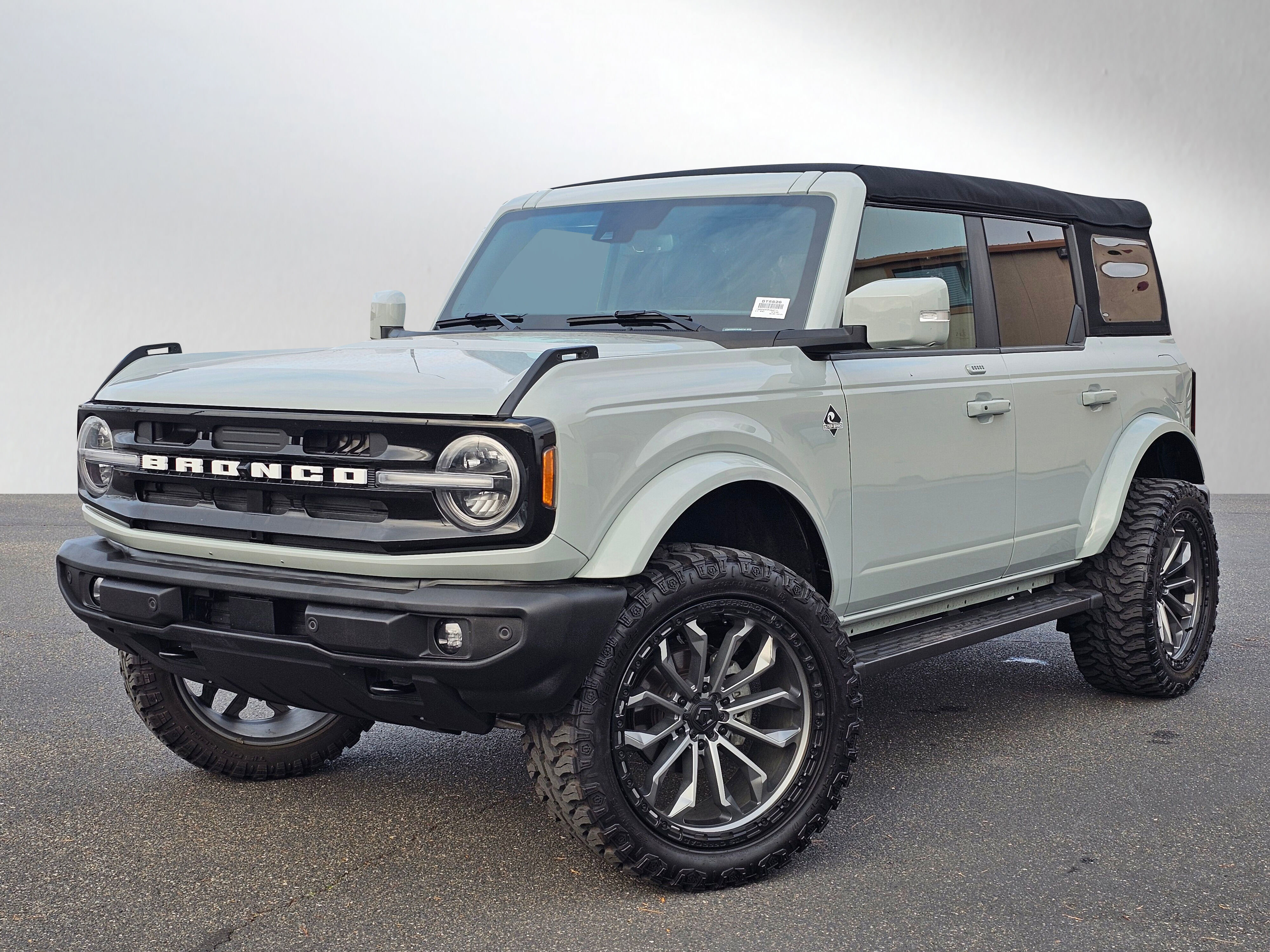 2023 Ford Bronco Outer Banks's photo