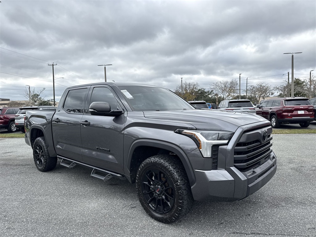 2023 Toyota Tundra SR5's photo