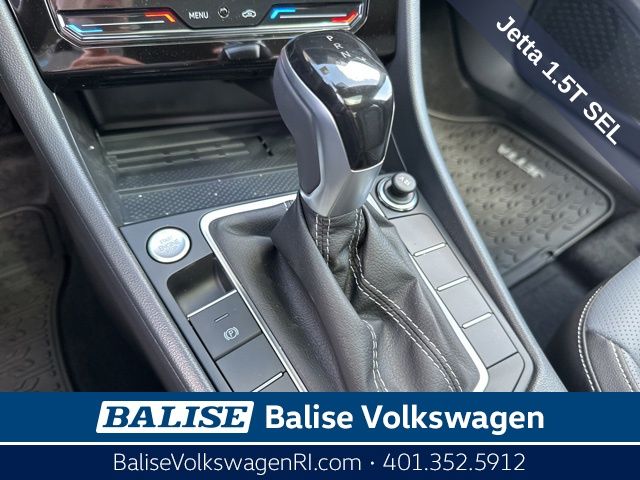 2025 Volkswagen Jetta SEL photo 14