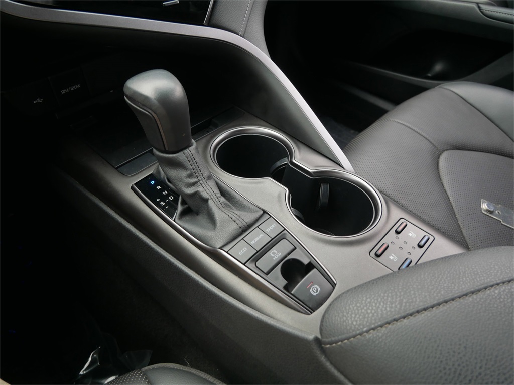 2024 Toyota Camry XSE V6 photo 16