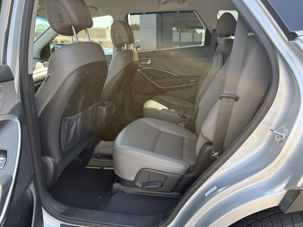 2017 Hyundai Santa Fe Limited photo 18