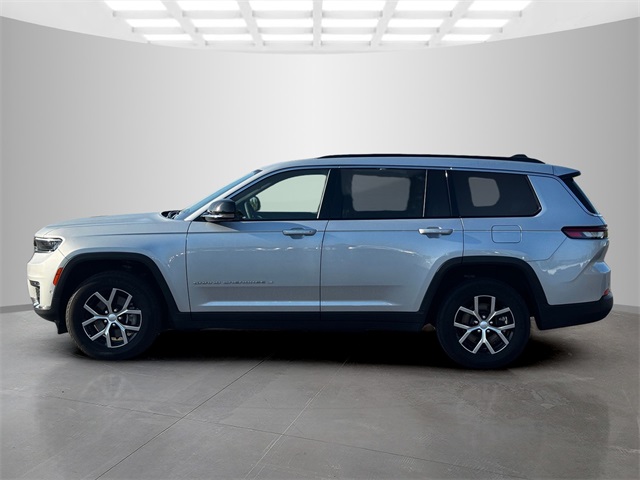 2024 Jeep Grand Cherokee Limited photo 3