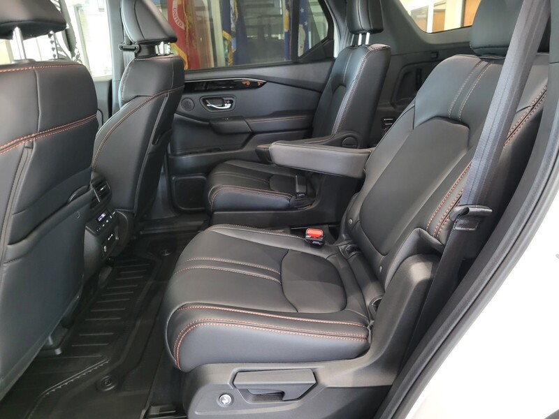 2025 Honda Pilot TrailSport photo 5