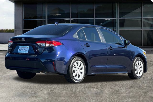 2022 Toyota Corolla LE photo 4