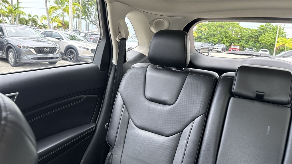 2017 Ford Edge Titanium photo 16