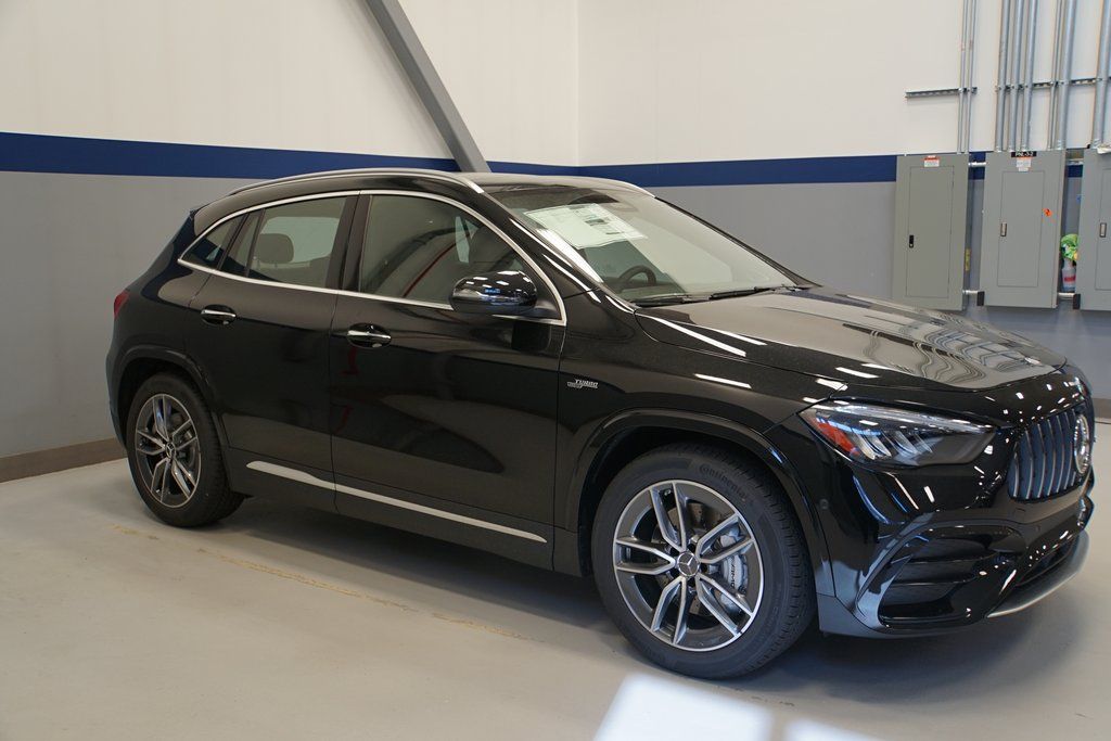2025 Mercedes-Benz GLA GLA35 AMG's photo