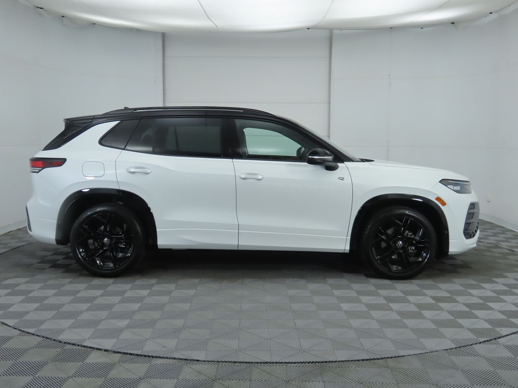 2025 Volkswagen Tiguan SE R-Line Black photo 5
