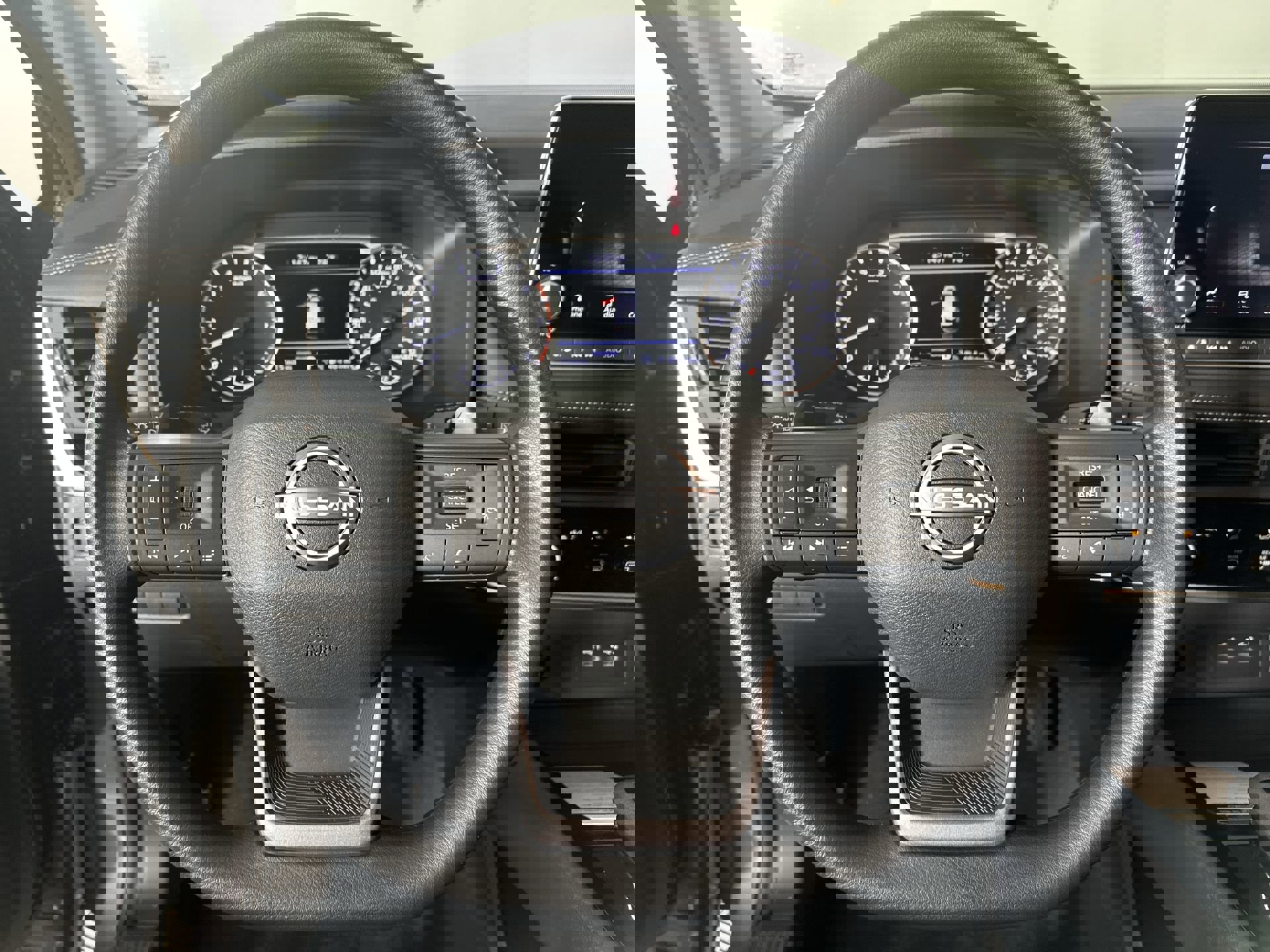 2025 Nissan Rogue S photo 13