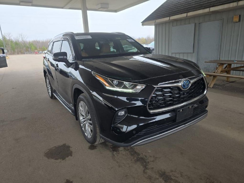 2023 Toyota Highlander Hybrid Platinum photo 3