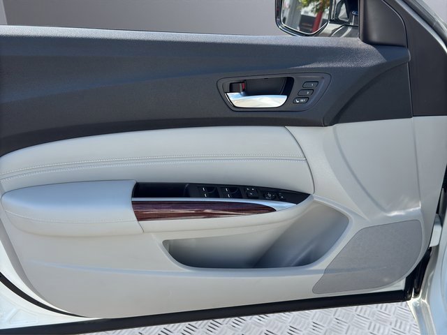 2017 Acura TLX 2.4L Base photo 13