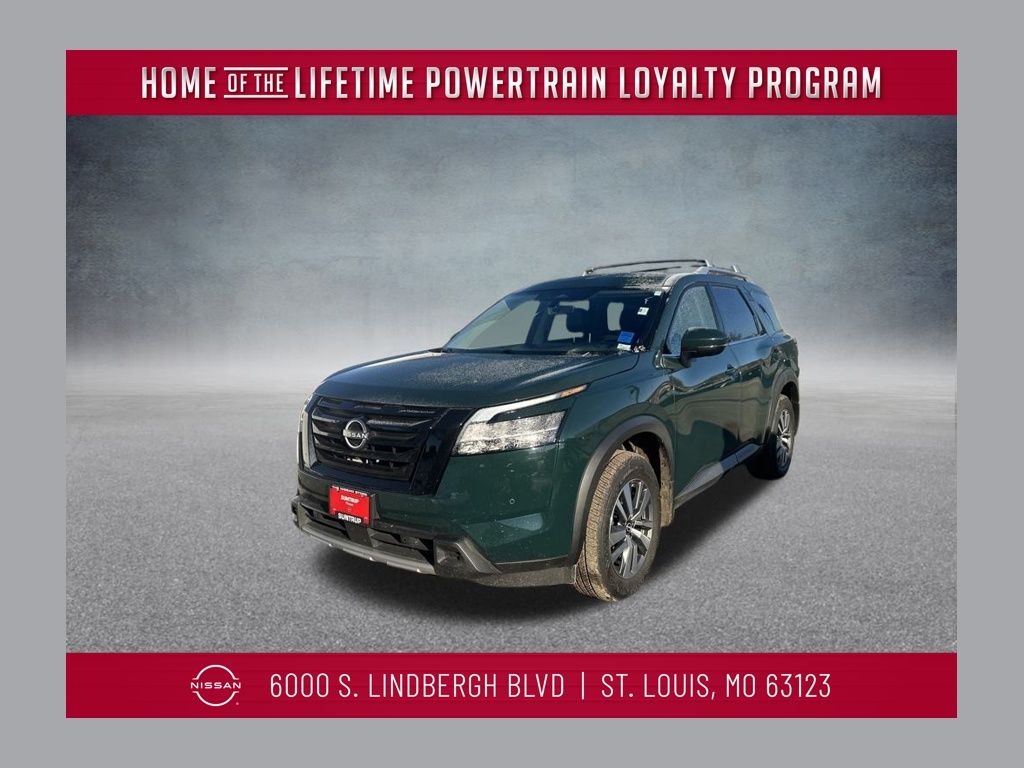 2024 Nissan Pathfinder SL's photo