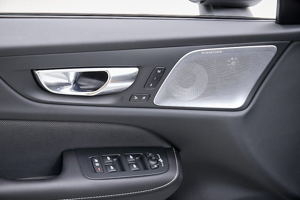 2023 VOLVO S60 - Image 13