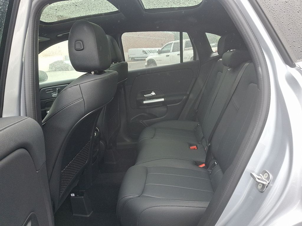2026 Mercedes Benz GLA 250 4MATIC photo 6