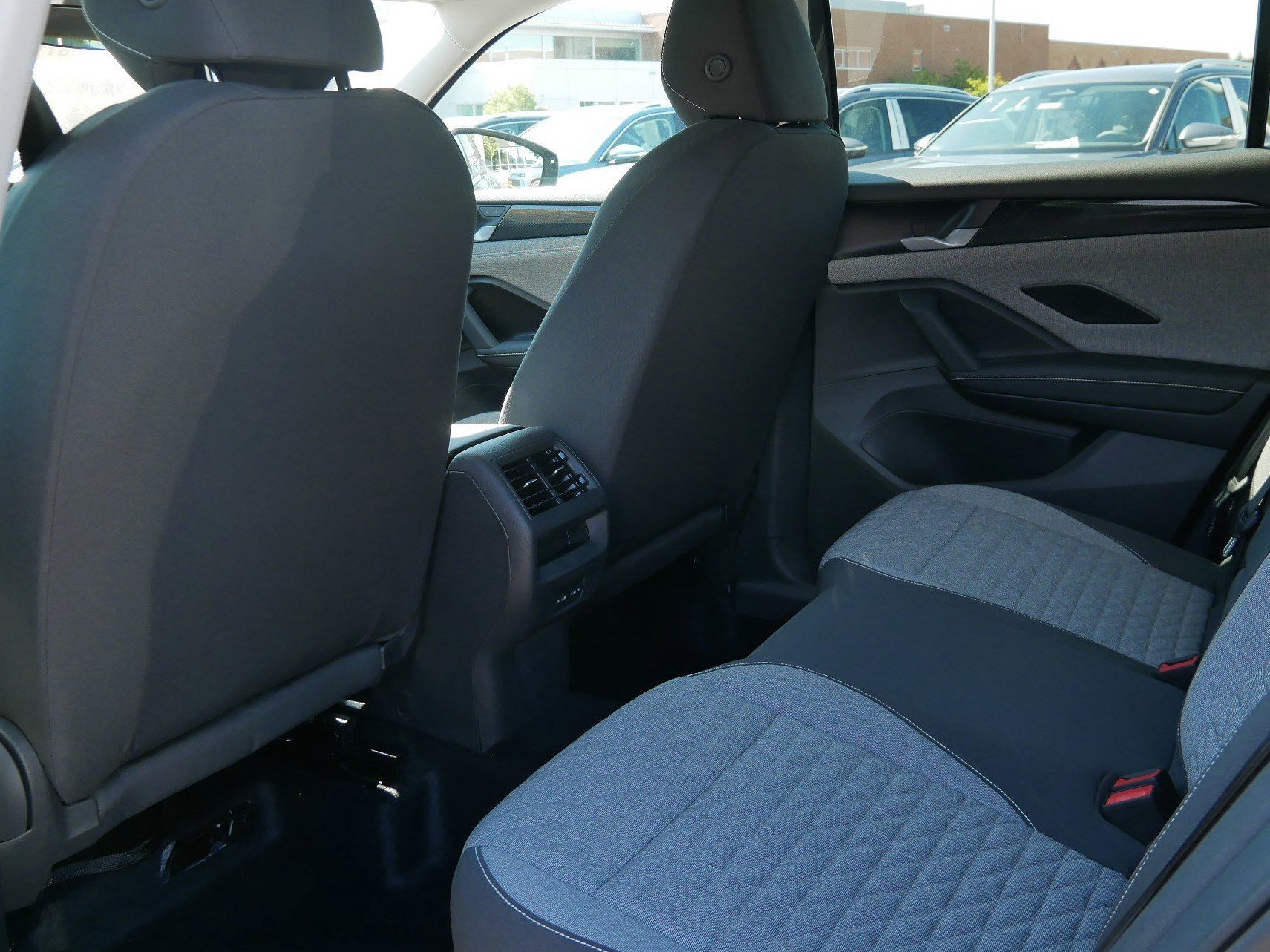 2025 Volkswagen Tiguan S photo 4