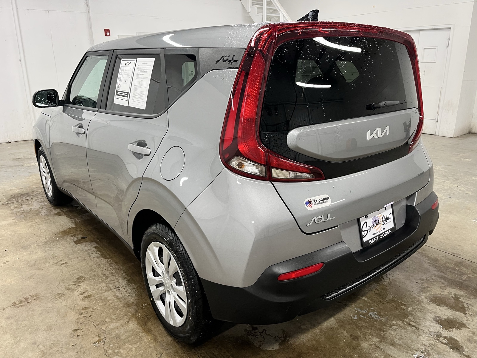 2022 Kia Soul LX photo 2