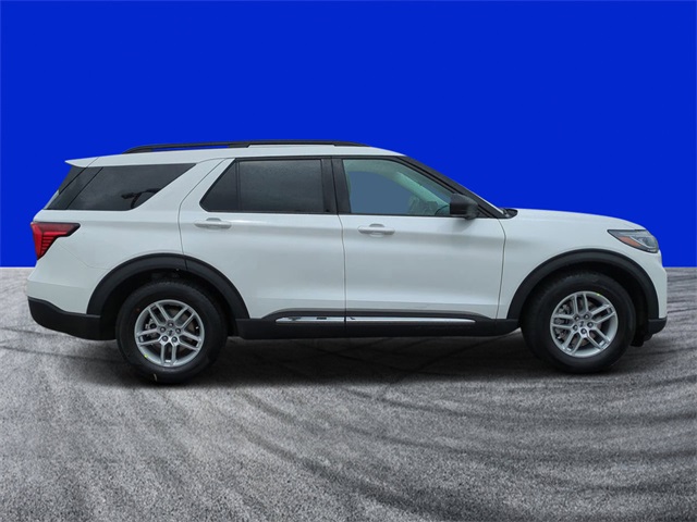 2025 Ford Explorer photo 2
