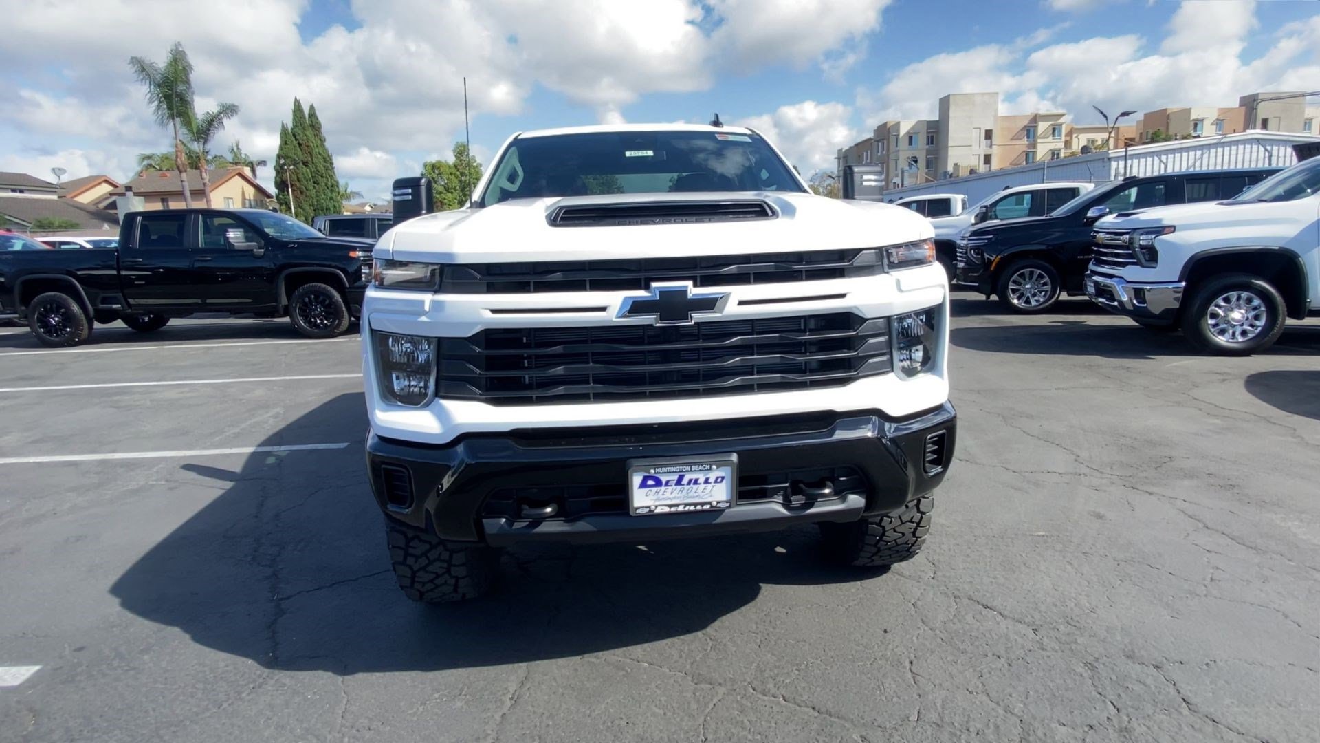 2025 Chevrolet Silverado 2500HD Custom photo 4