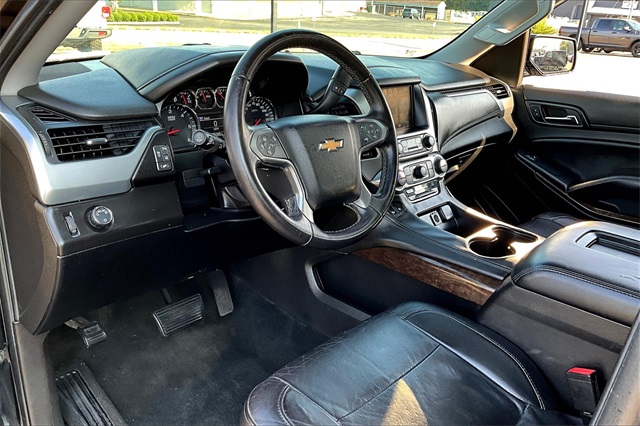 2015 Chevrolet Suburban LT photo 18