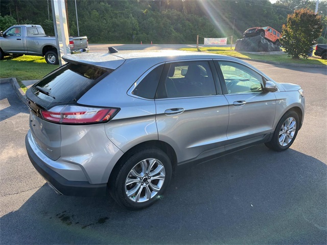 2024 Ford Edge Titanium photo 3