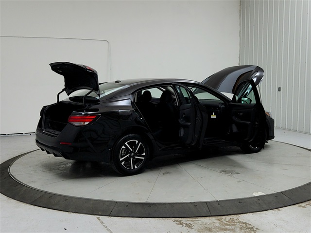 2025 Nissan Sentra SV photo 14