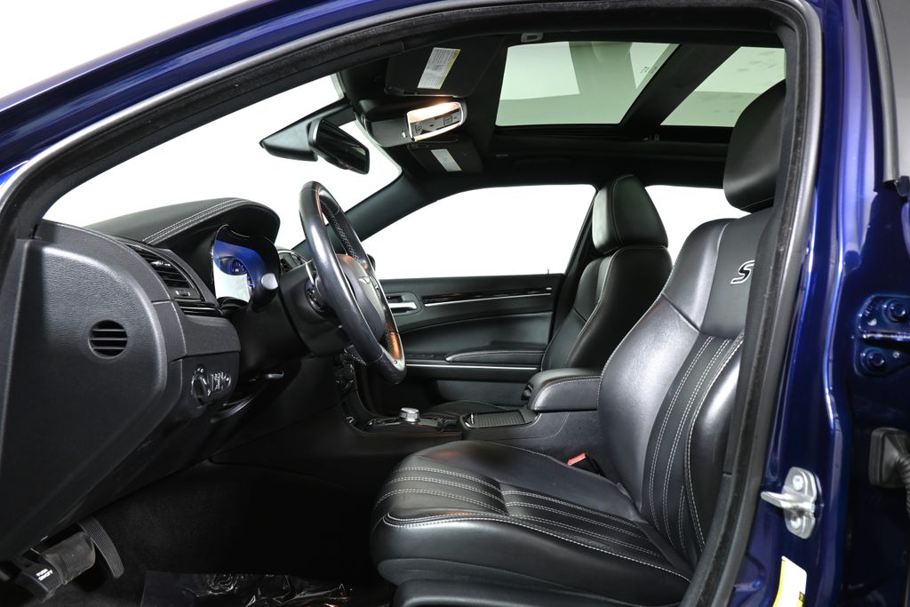 2017 Chrysler 300 S photo 3