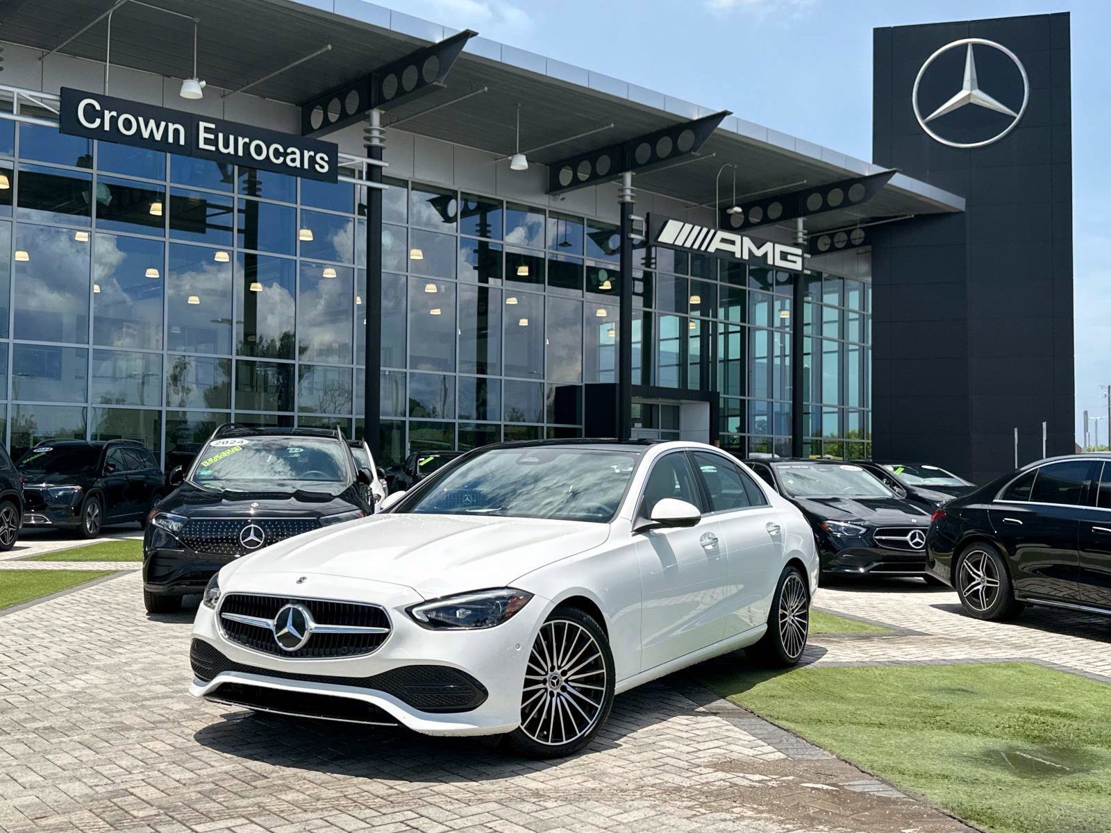 2025 Mercedes-Benz C-Class Sedan C 300's photo