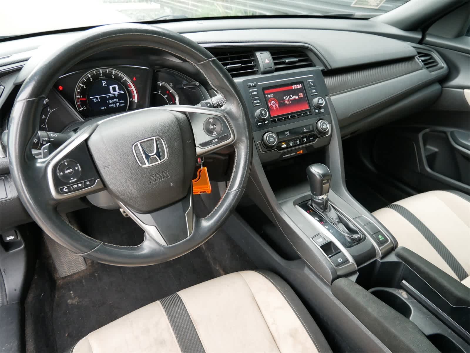 2017 Honda Civic Sport photo 4