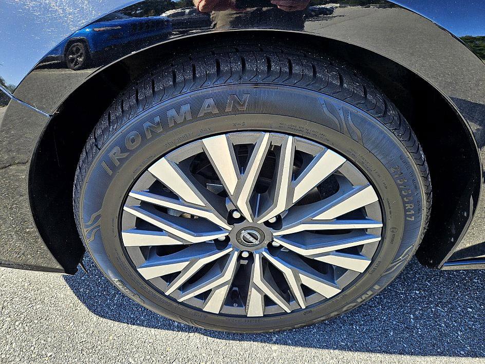 2024 Nissan Altima 2.5 SV photo 17